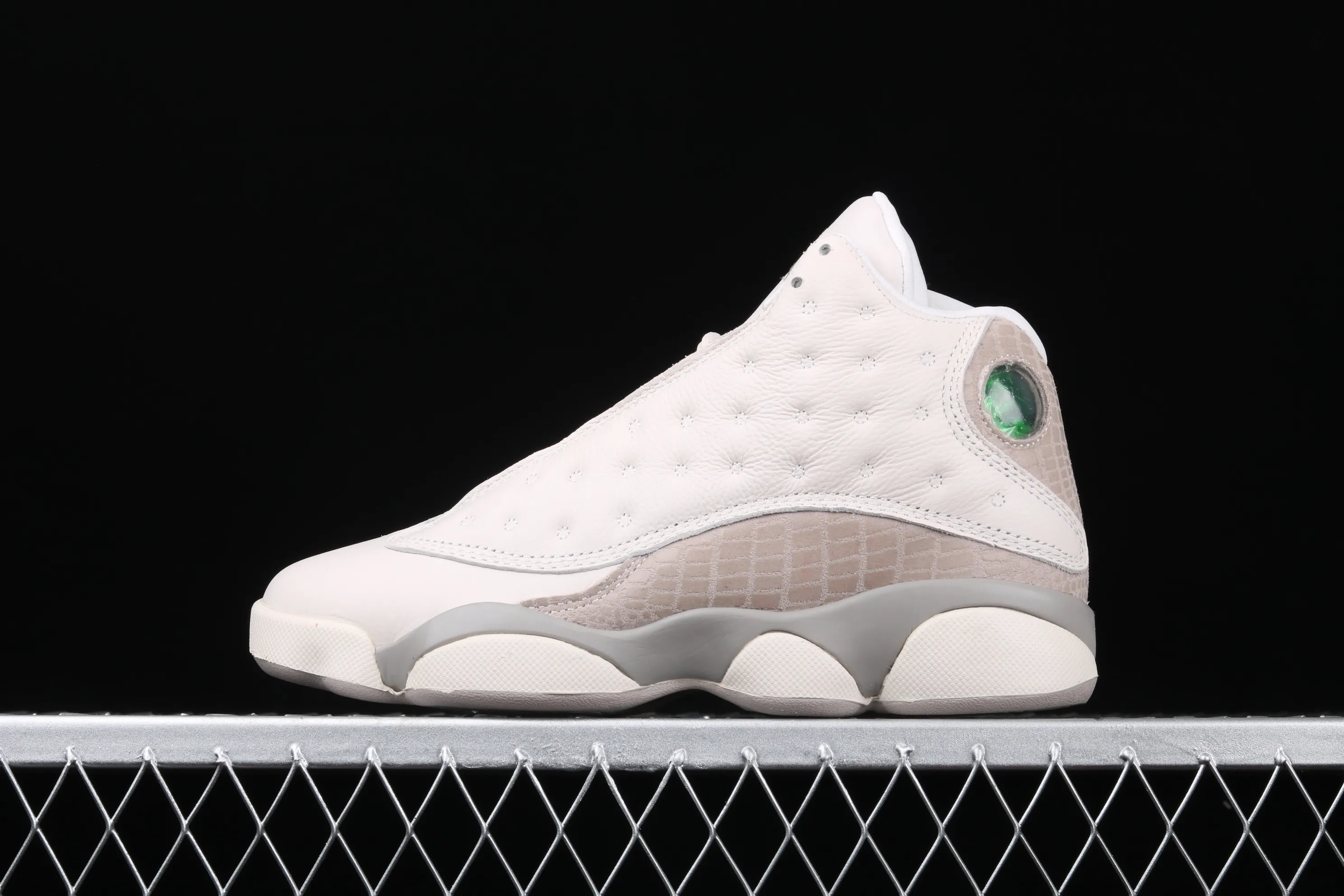 All Categories Air Jordan Jordan Series Basketball Shoes Air Jordan 13 Air Jordan 13 Phantom AJ13 Joe 13 Gray and White Earl Basketball Shoes Real Head Layer Real Cat Eyes AQ1757-004